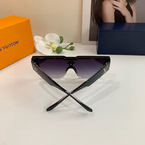 ルイヴィトンサングラス着用イメージ